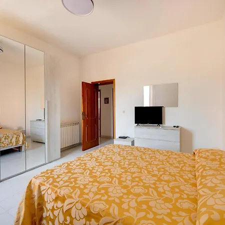 Apartman 200 Meters From The